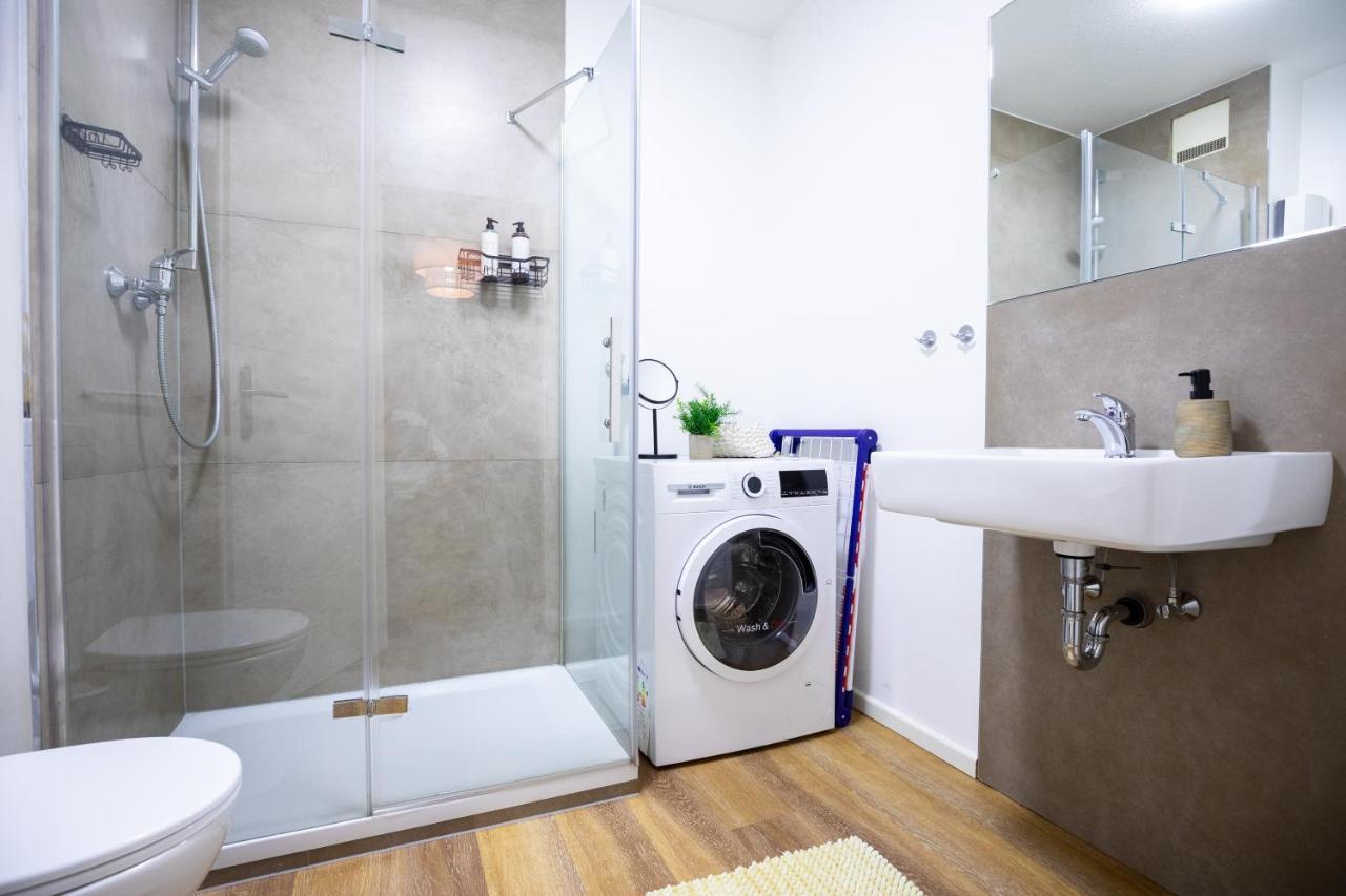 Design-ferienwohnung In Bad Neuenahr: Platz Fuer 4, Kueche, Wifi, Netflix Appartement Bad Neuenahr-Ahrweiler