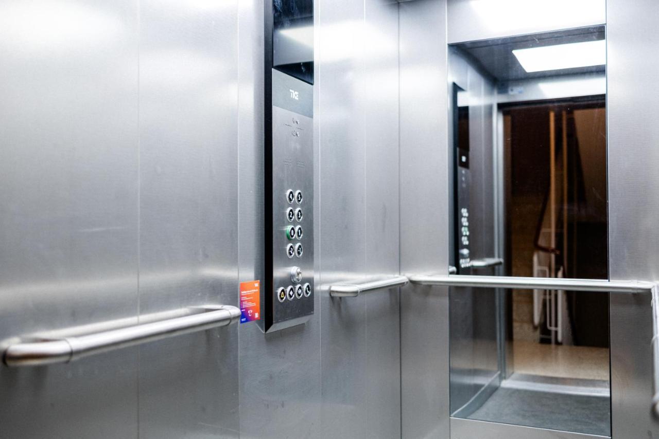 Appartement Design-ferienwohnung In Bad Neuenahr: Platz Fuer 4, Kueche, Wifi, Netflix