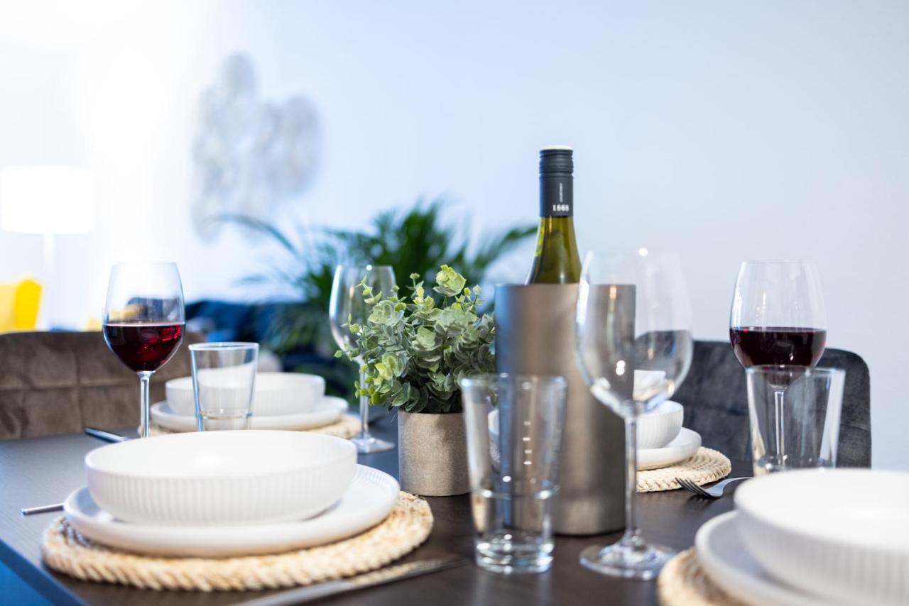 Design-ferienwohnung In Bad Neuenahr: Platz Fuer 4, Kueche, Wifi, Netflix Apartment
