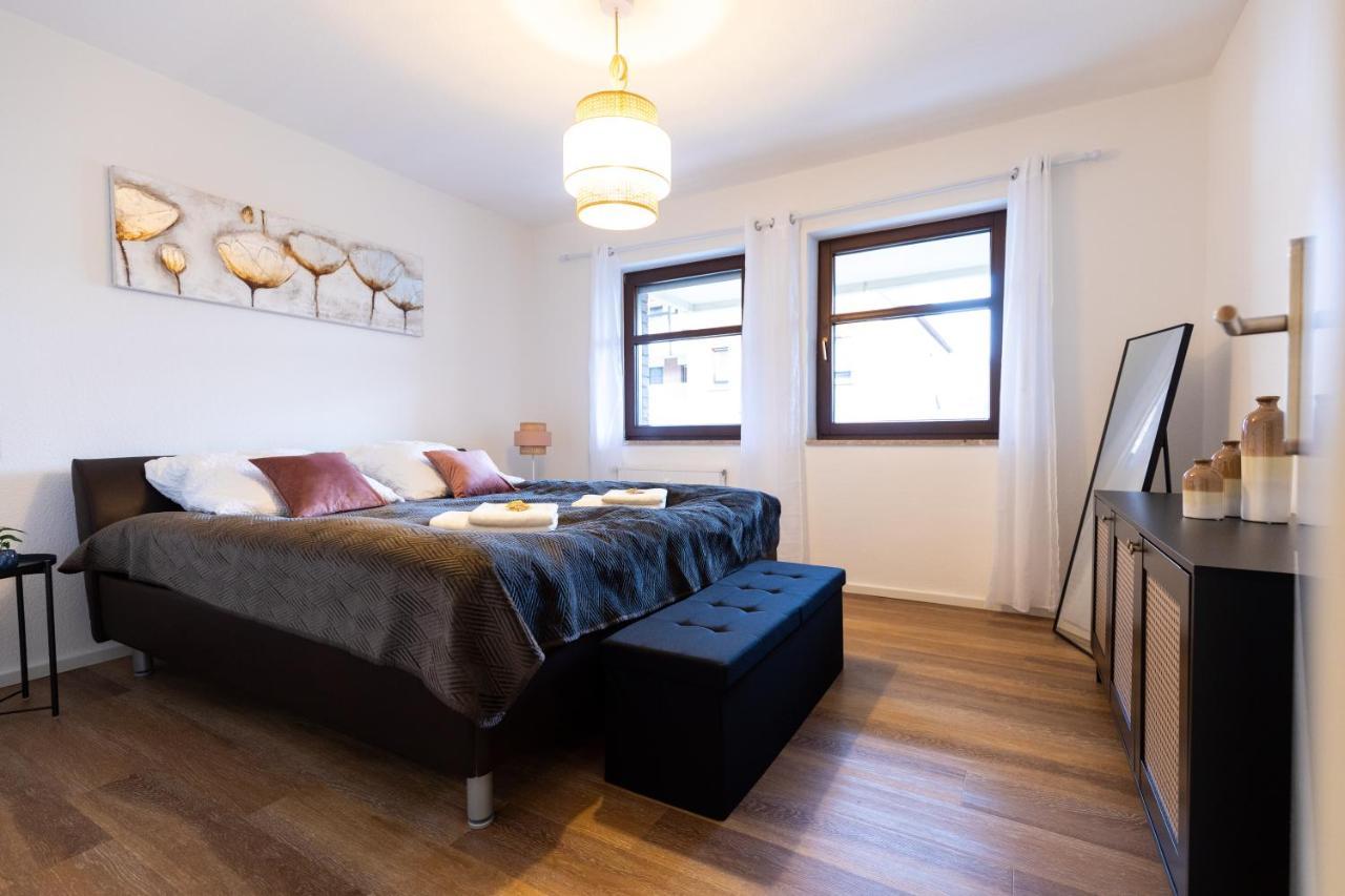 Design-ferienwohnung In Bad Neuenahr: Platz Fuer 4, Kueche, Wifi, Netflix